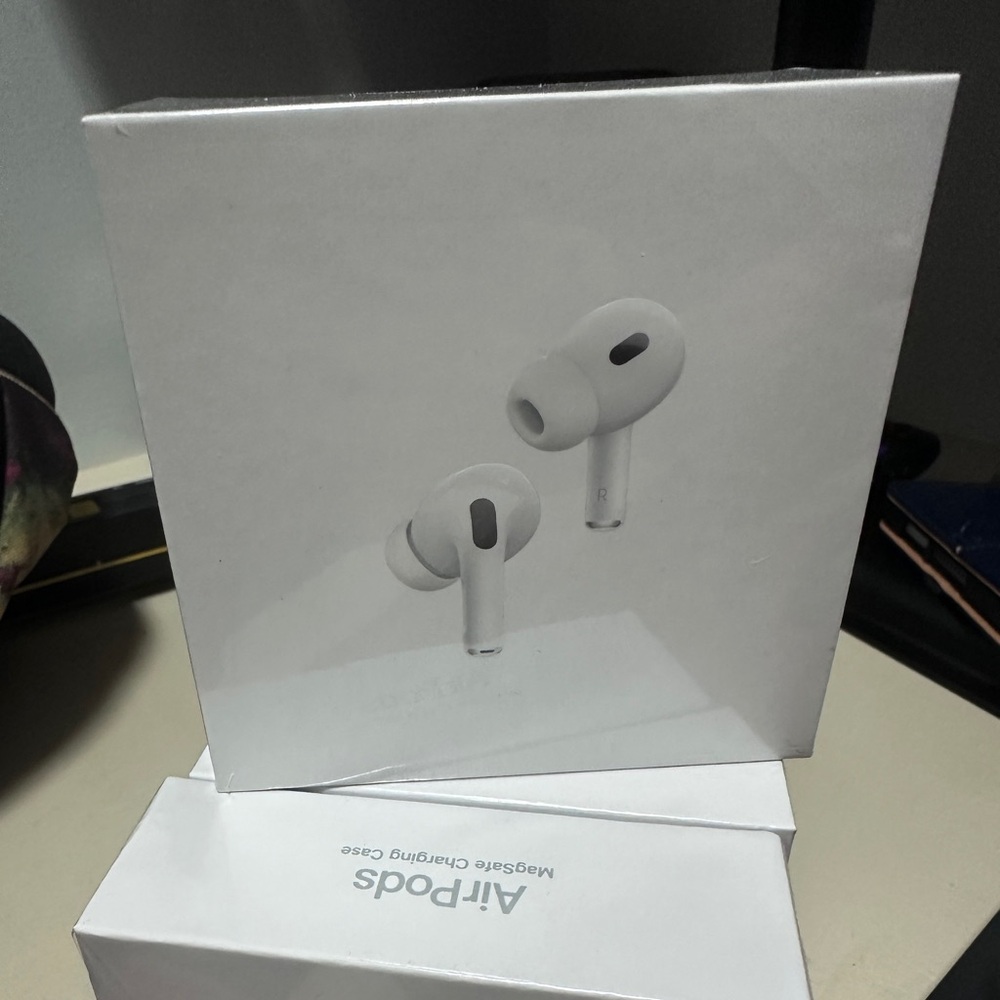 Apple AirPod pro 2 second gen. New sealed in box